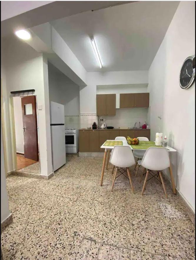 2 Bedroom Apt In Ermou 4 Minute Walk Beach Larnaca Exterior foto