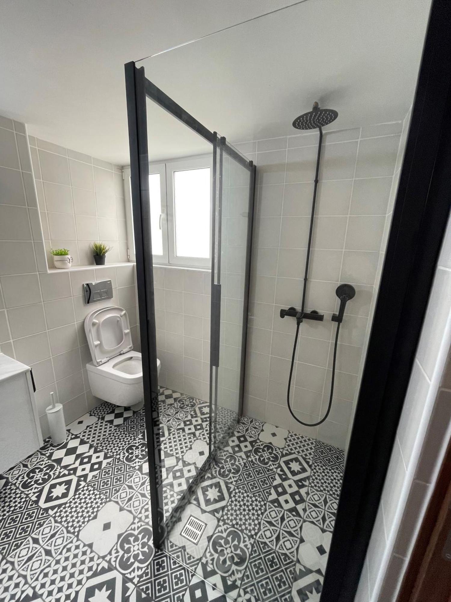 2 Bedroom Apt In Ermou 4 Minute Walk Beach Larnaca Exterior foto